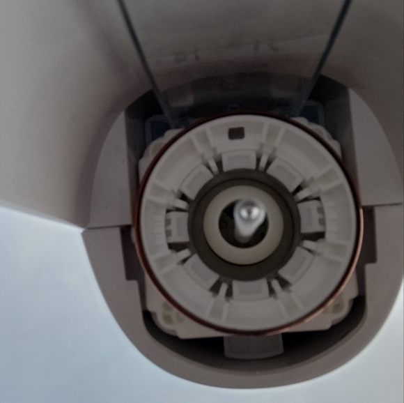 Soda stream Fizzy, extra clean low usage comes with one bottle - Picture 3 of 8